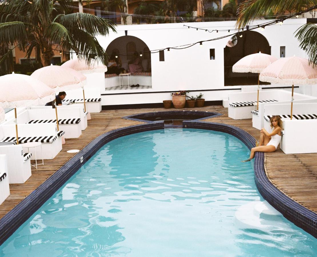 Komune Resort And Beach Club Greenmount Beach 3*