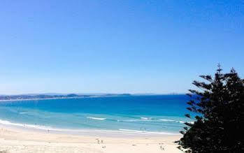 Komune Resort And Beach Club Greenmount Beach Hotel 3*