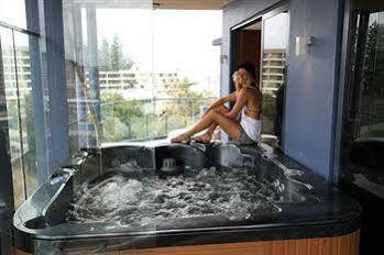 Hotel Komune Resort And Beach Club Greenmount Beach 3*